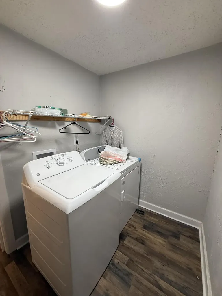 1356 W Pine Hill Road London KY 40744