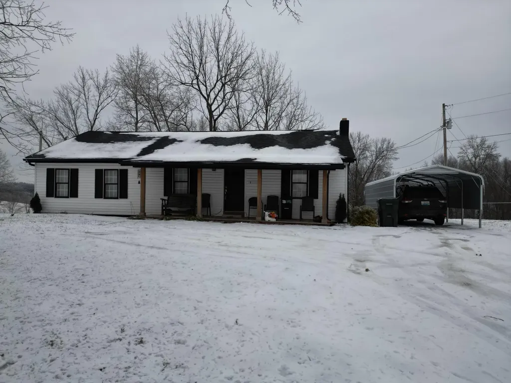 1356 W Pine Hill Road London KY 40744