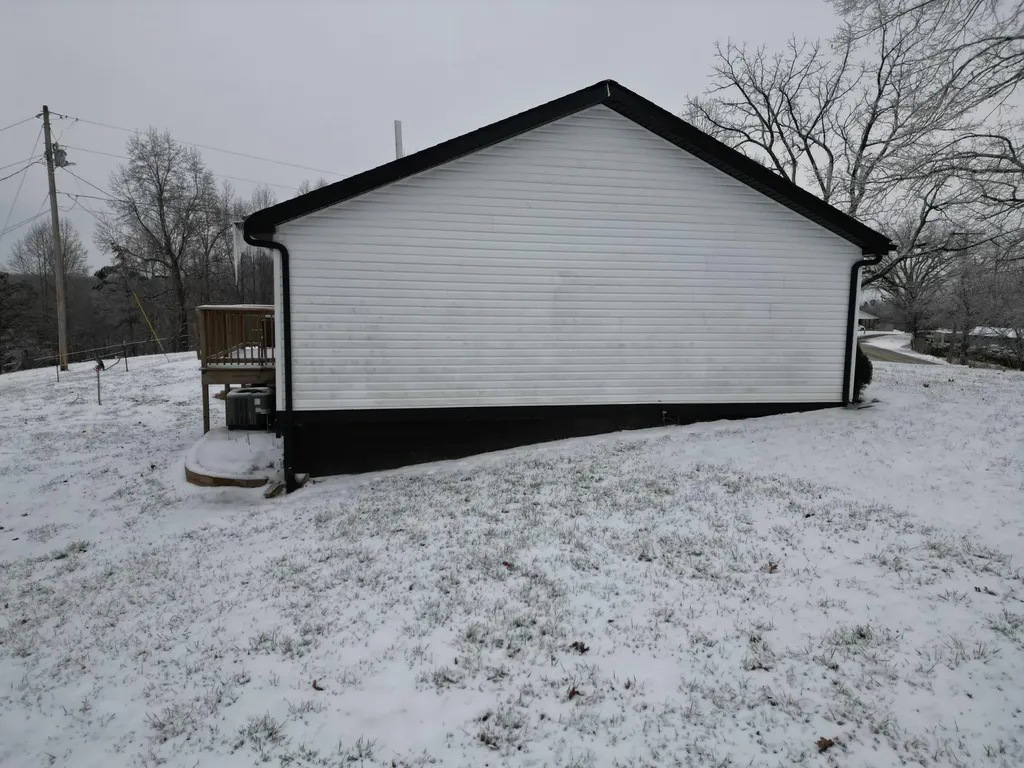 1356 W Pine Hill Road London KY 40744