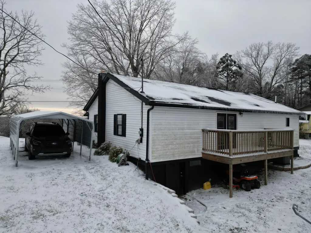 1356 W Pine Hill Road London KY 40744