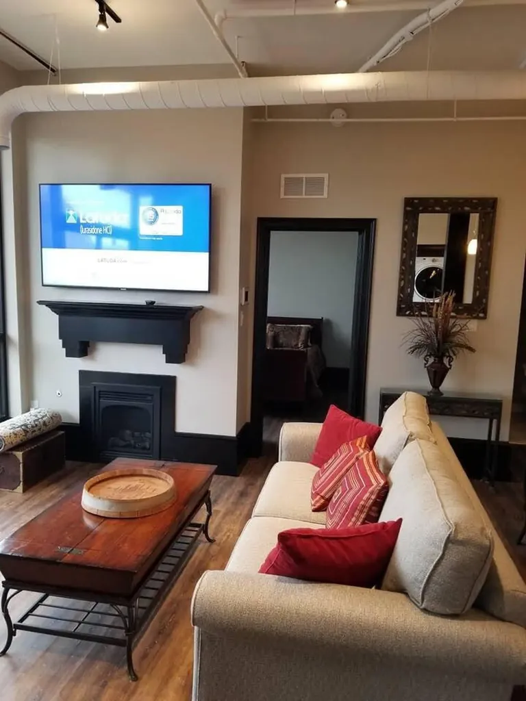 275 Limestone Lexington KY 40508