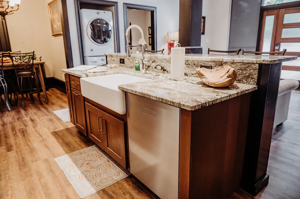 275 Limestone Lexington KY 40508