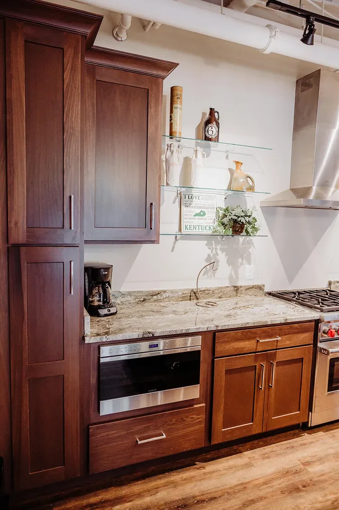 275 Limestone Lexington KY 40508