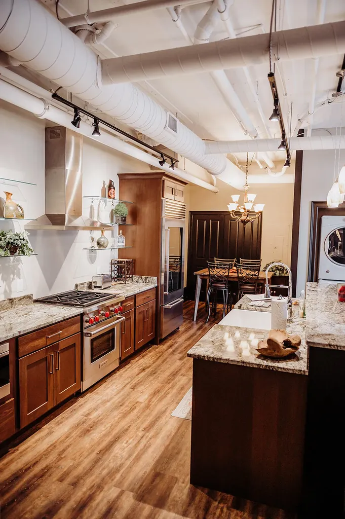 275 Limestone Lexington KY 40508