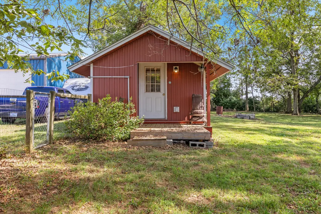 2613 Pine Grove Road Paris KY 40361