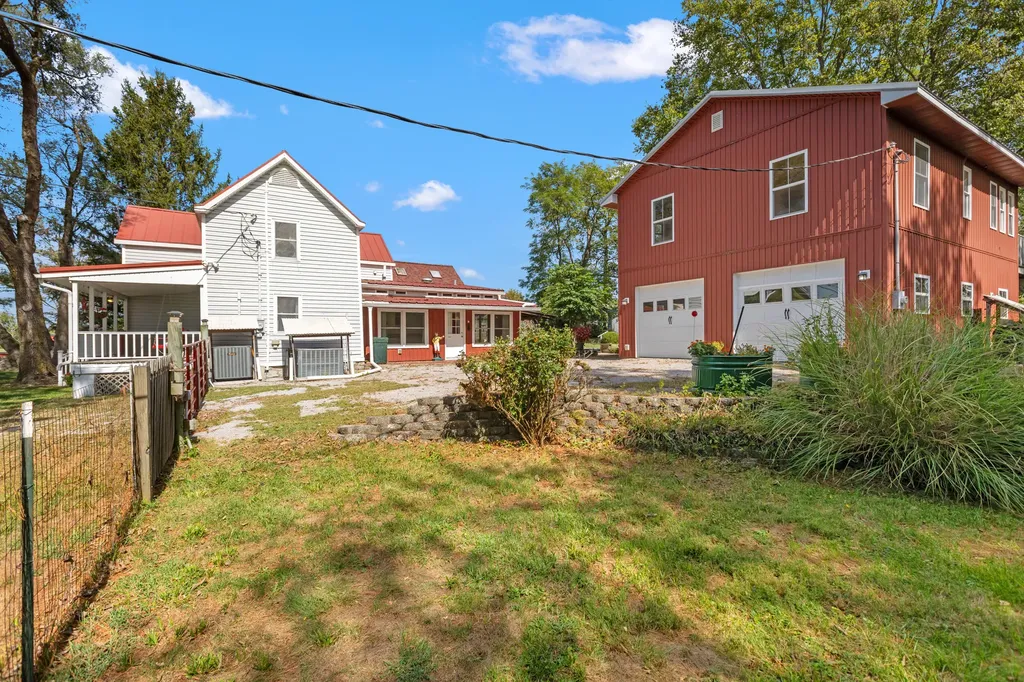 2613 Pine Grove Road Paris KY 40361