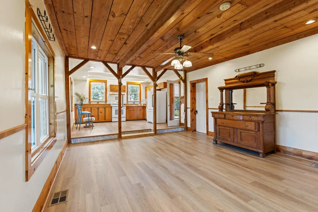 2613 Pine Grove Road Paris KY 40361