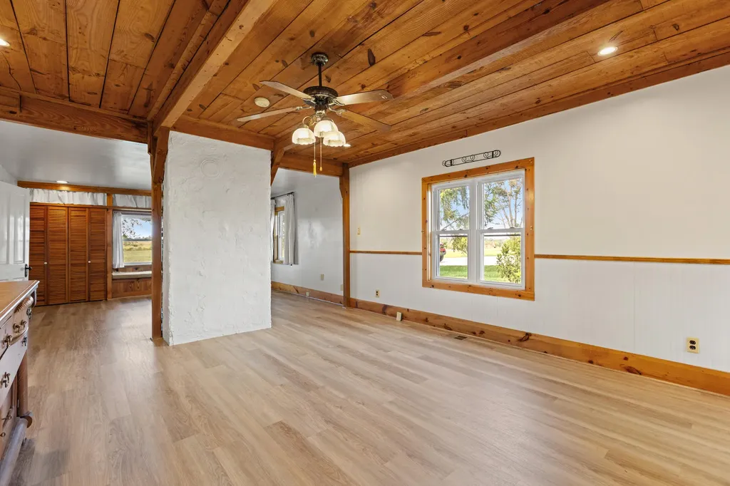 2613 Pine Grove Road Paris KY 40361