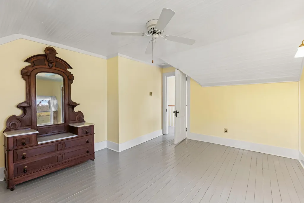2613 Pine Grove Road Paris KY 40361