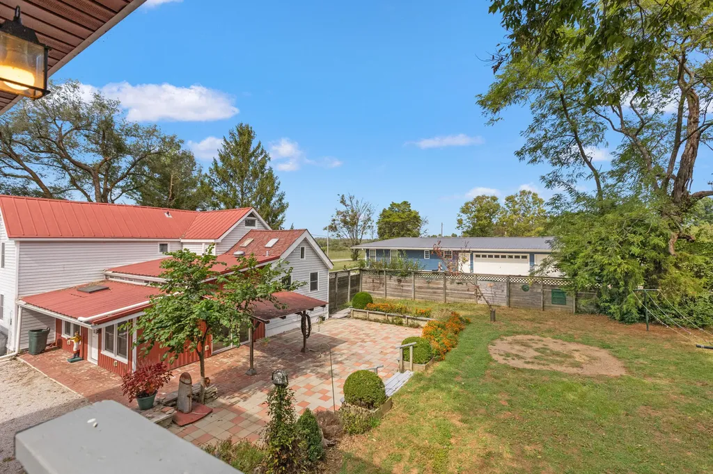2613 Pine Grove Road Paris KY 40361
