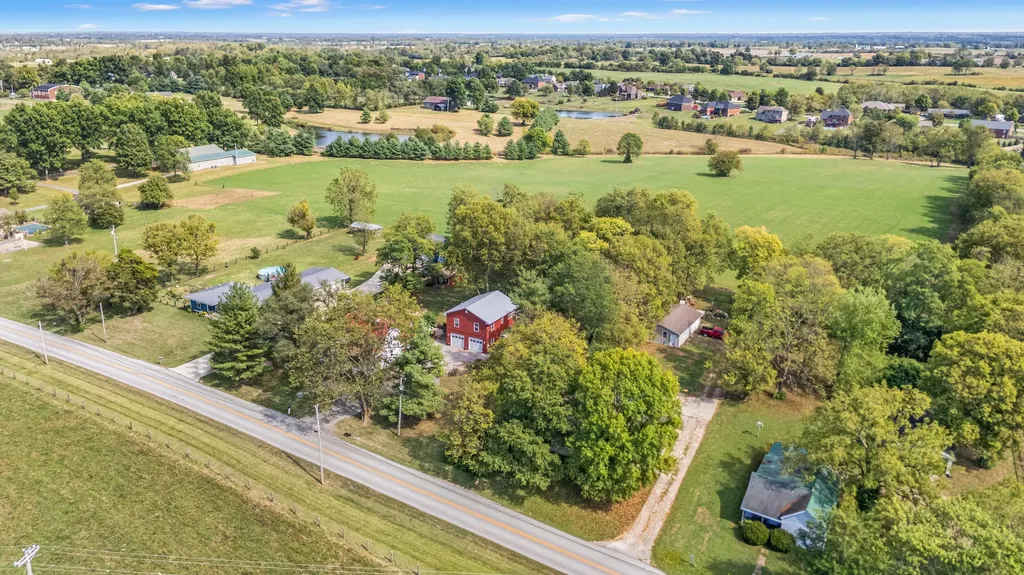 2613 Pine Grove Road Paris KY 40361