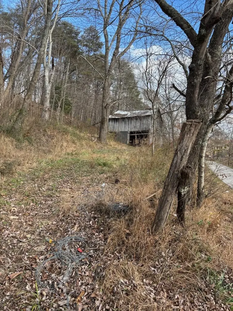 2647 Taylor School Road London KY 40741