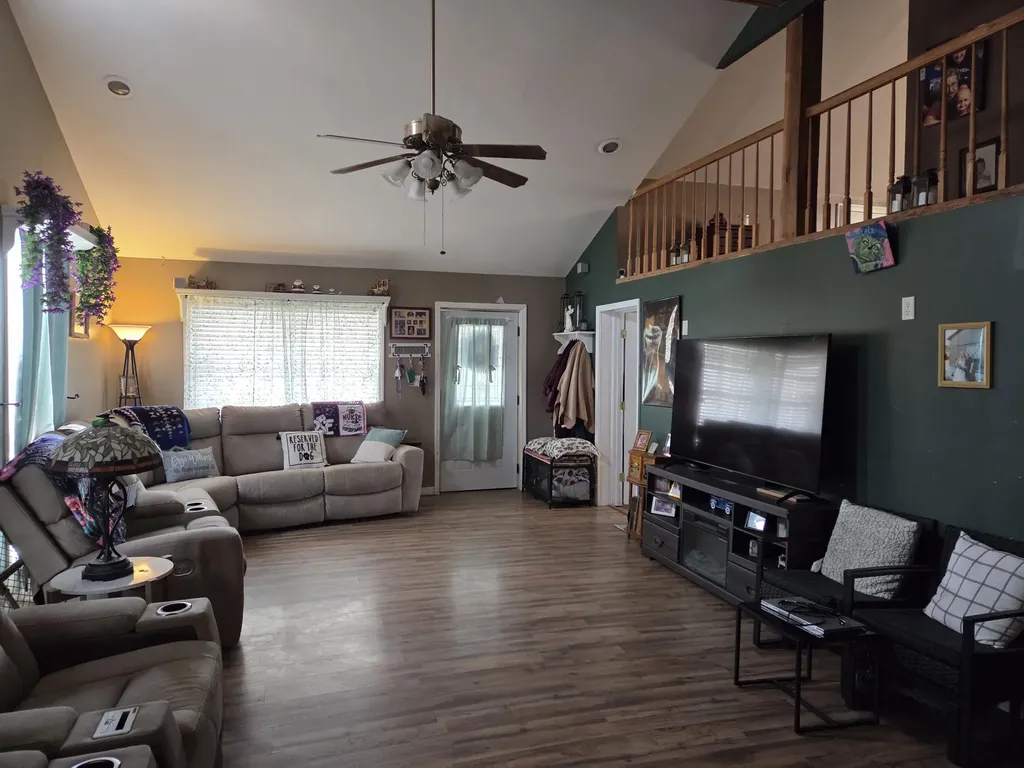 1240 Stacy Lane Road Irvine KY 40336