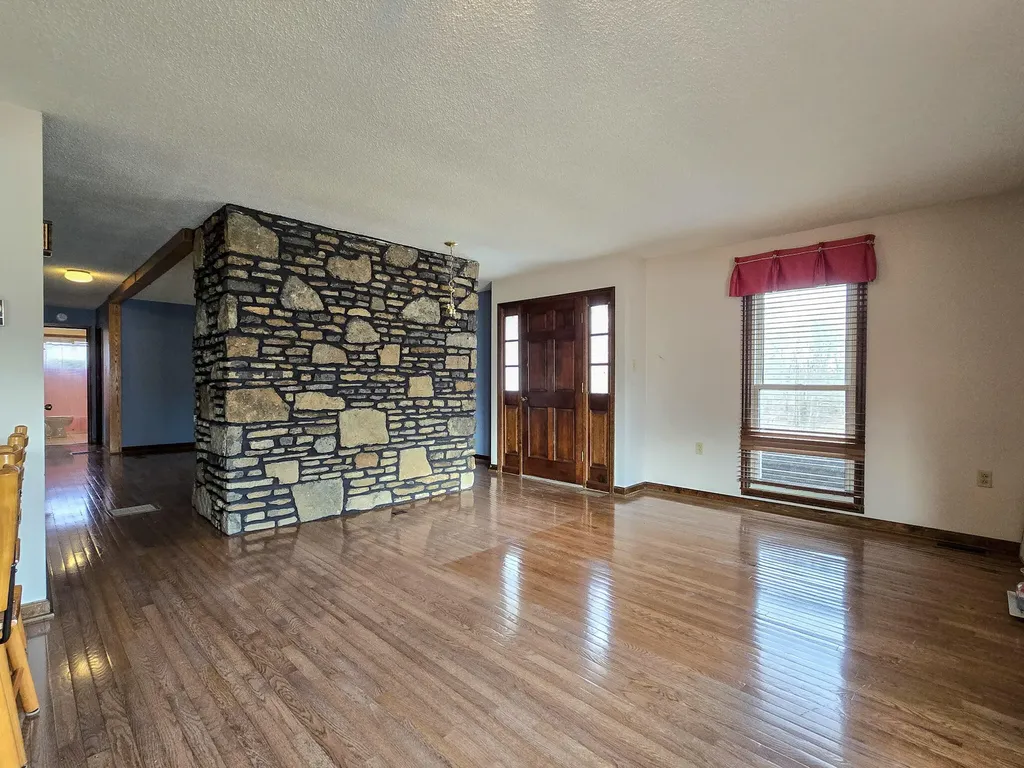 553 Riverview Drive Liberty KY 42539