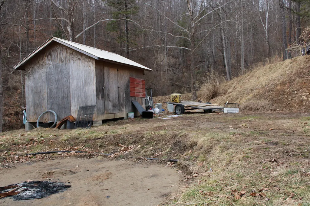 4539 Coon Creek Road Salyersville KY 41465
