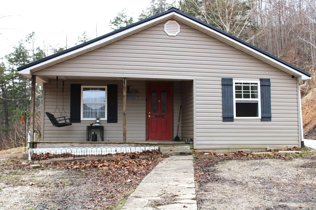 4539 Coon Creek Road Salyersville KY 41465