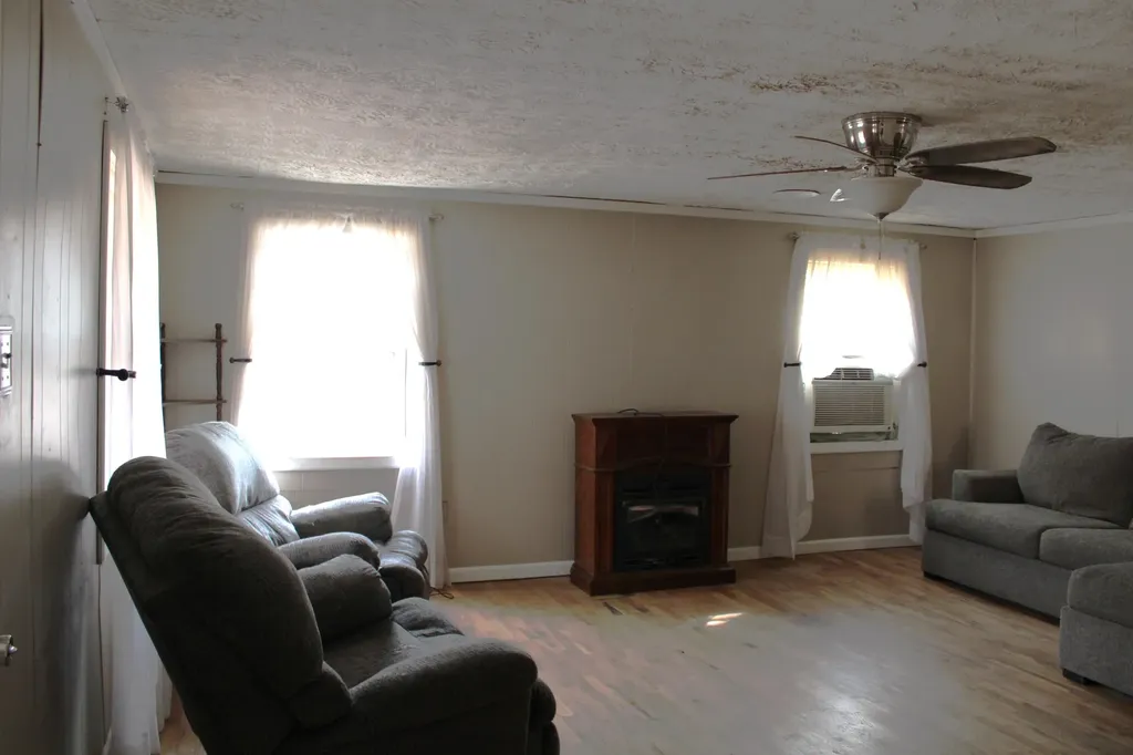 4539 Coon Creek Road Salyersville KY 41465