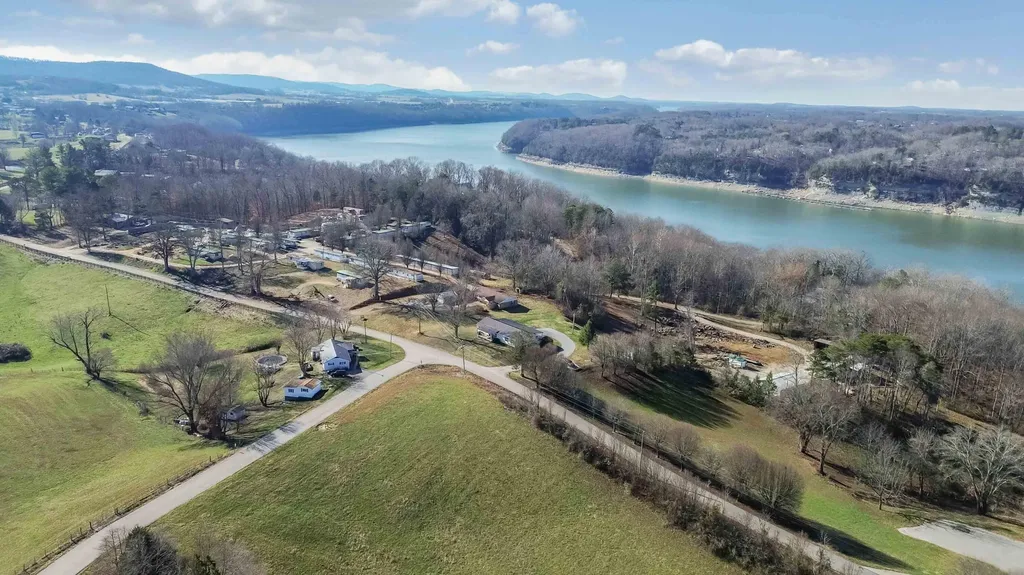 1015 Old Waitsboro Road Bronston KY 42518