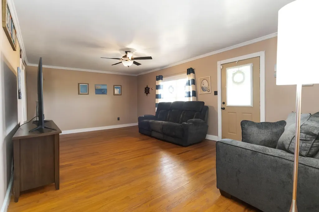 1015 Old Waitsboro Road Bronston KY 42518