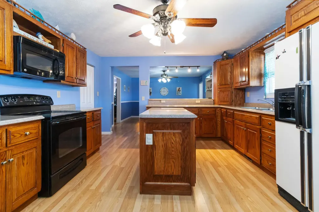 1015 Old Waitsboro Road Bronston KY 42518