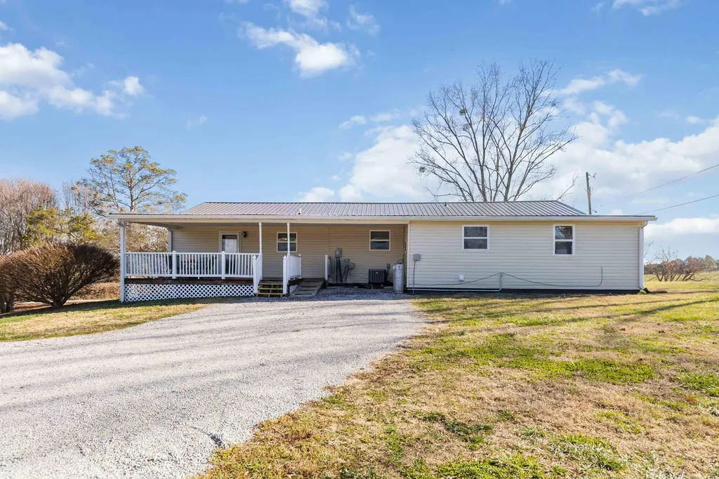 1015 Old Waitsboro Road Bronston KY 42518