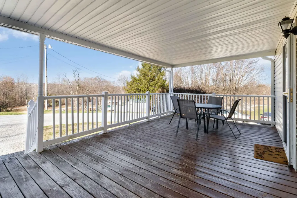 1015 Old Waitsboro Road Bronston KY 42518