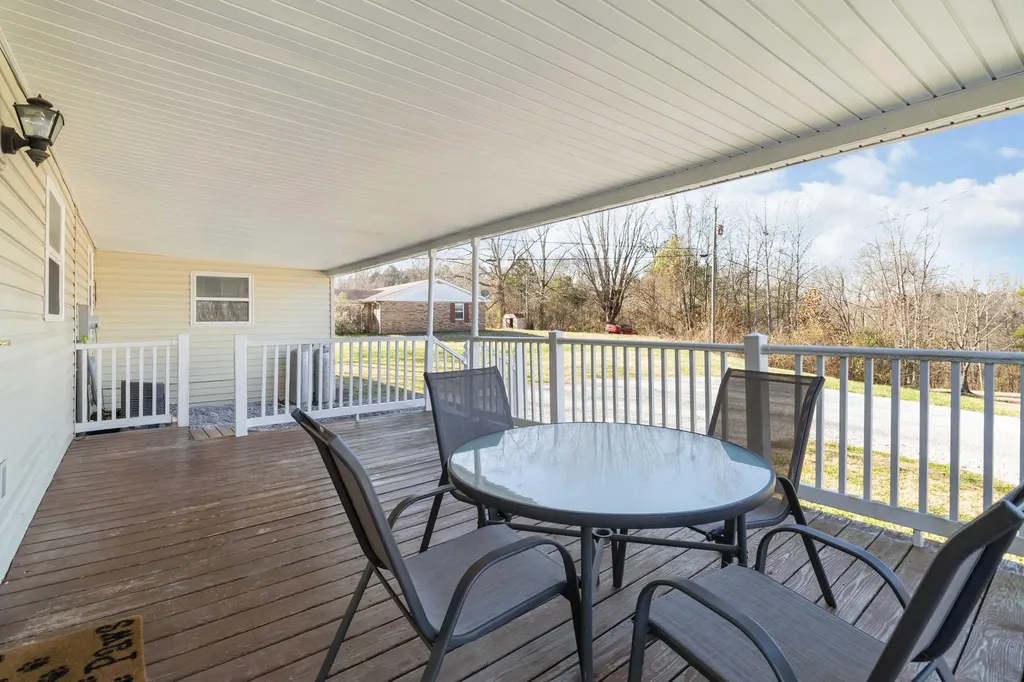 1015 Old Waitsboro Road Bronston KY 42518