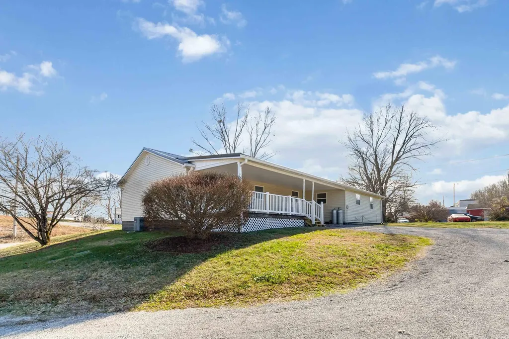 1015 Old Waitsboro Road Bronston KY 42518