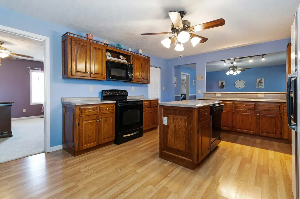 1015 Old Waitsboro Road Bronston KY 42518