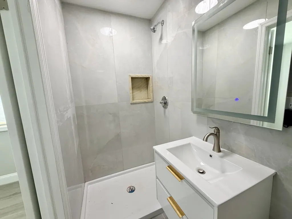 341 Grosvenor Avenue Lexington KY 40508
