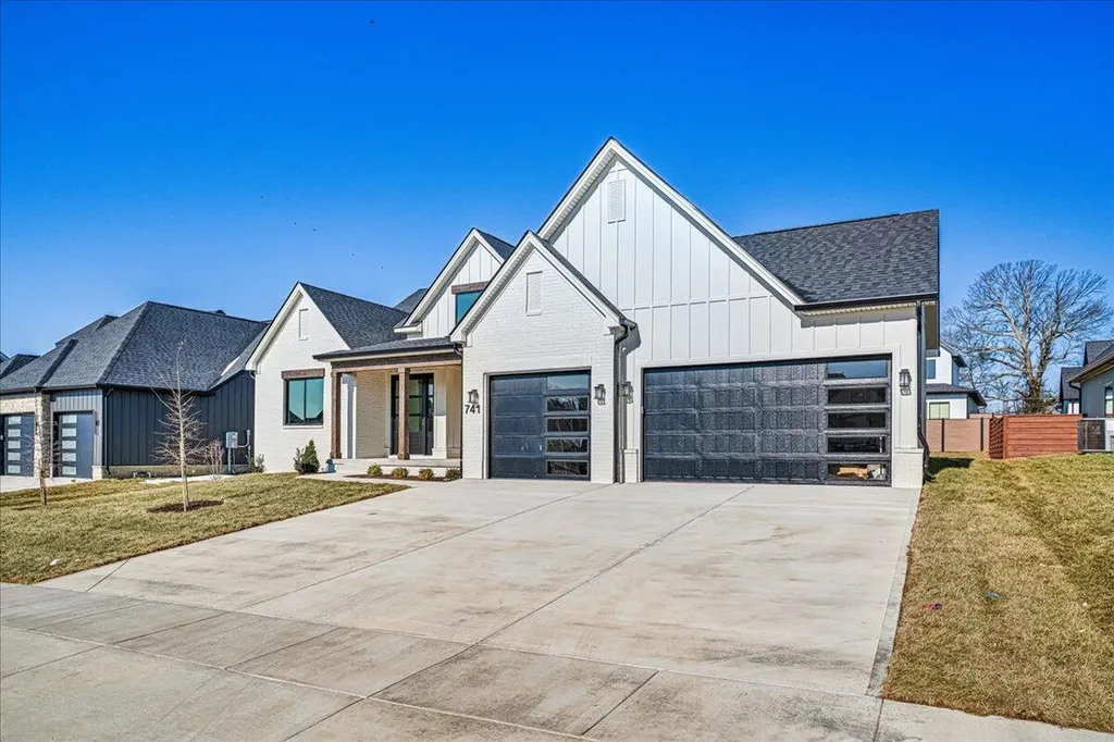 741 Azalea Lane Versailles KY 40383