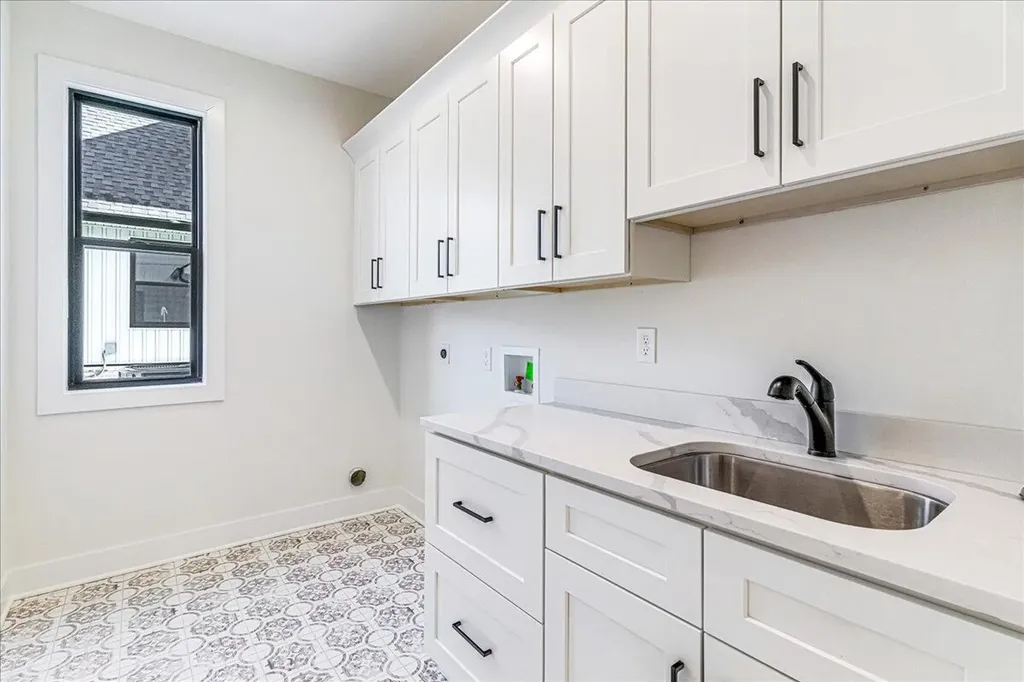 741 Azalea Lane Versailles KY 40383