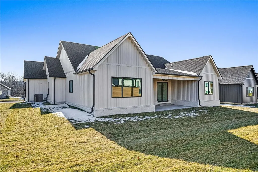 741 Azalea Lane Versailles KY 40383