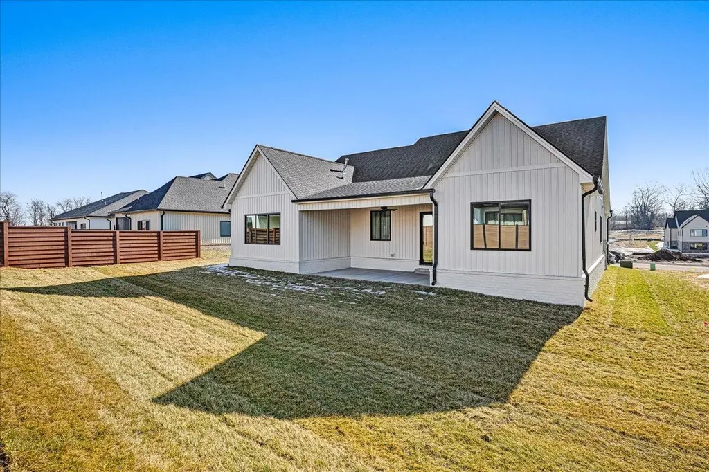 741 Azalea Lane Versailles KY 40383