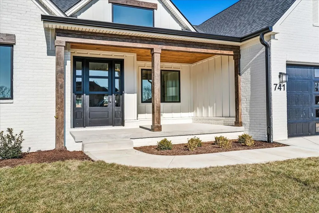 741 Azalea Lane Versailles KY 40383