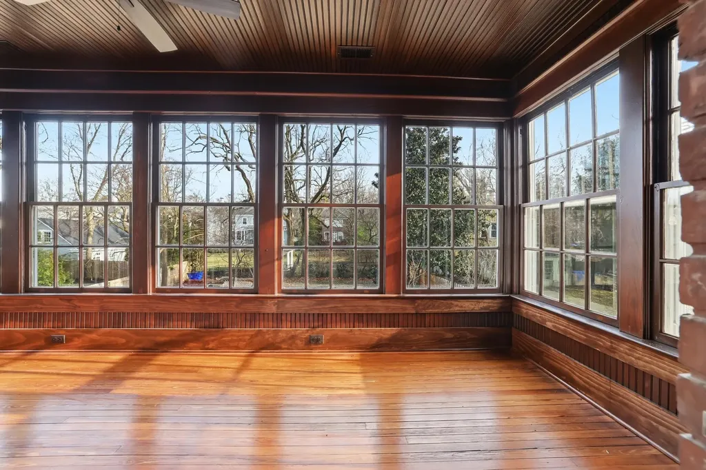 236 Clay Avenue Lexington KY 40502