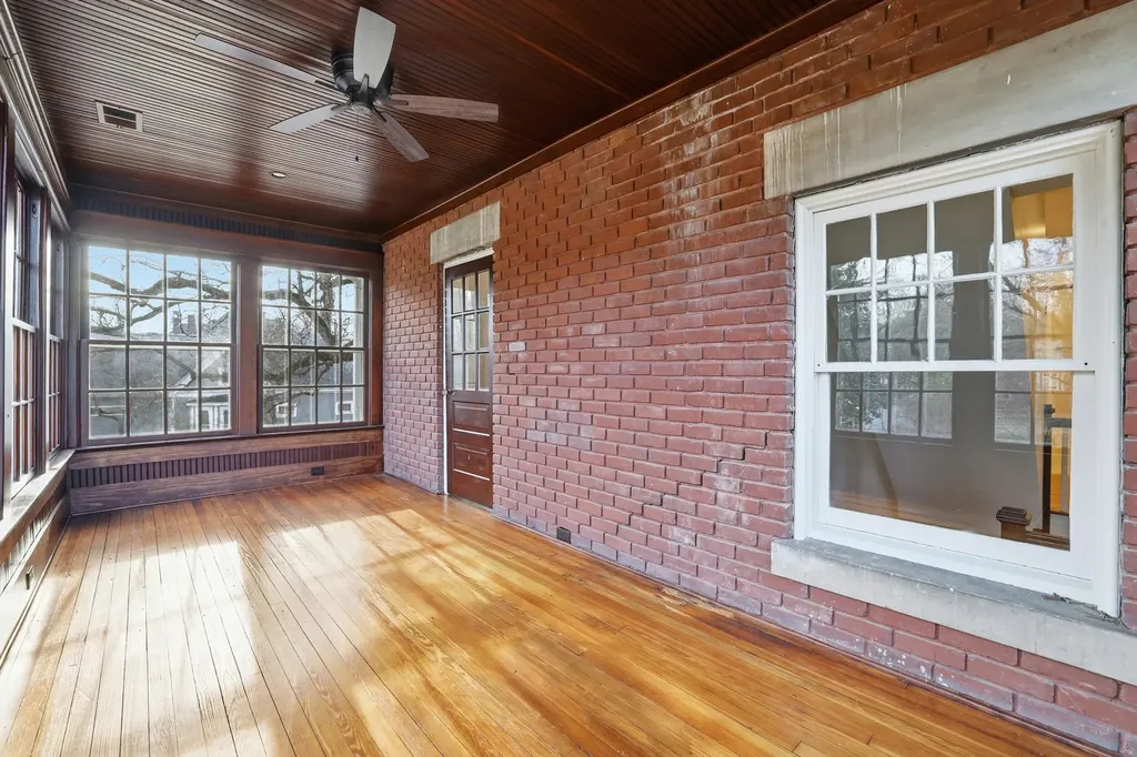 236 Clay Avenue Lexington KY 40502