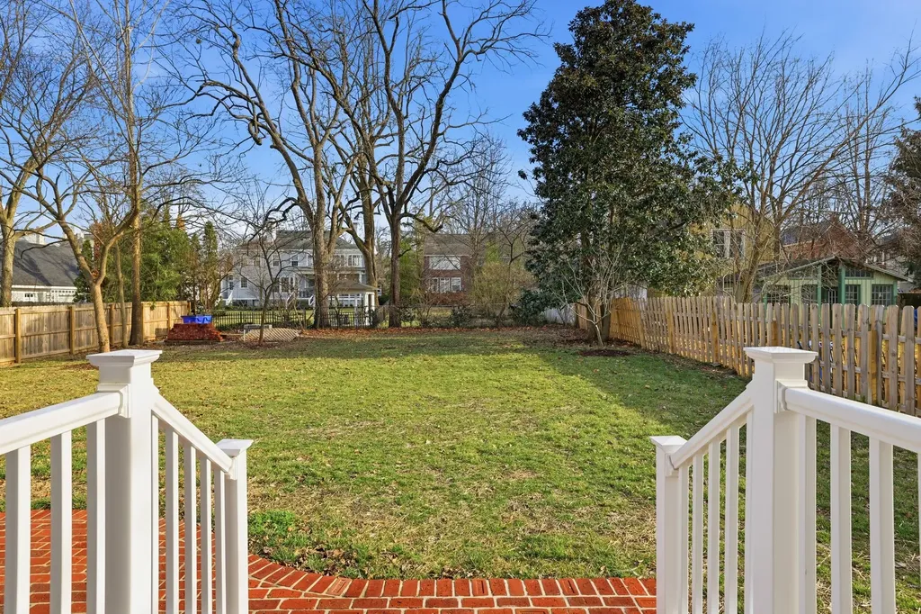 236 Clay Avenue Lexington KY 40502