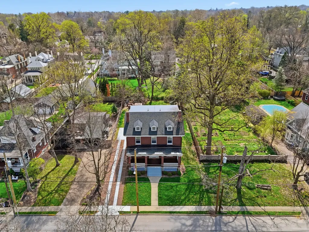 236 Clay Avenue Lexington KY 40502