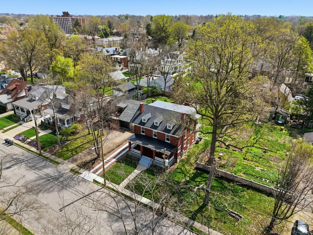 236 Clay Avenue Lexington KY 40502