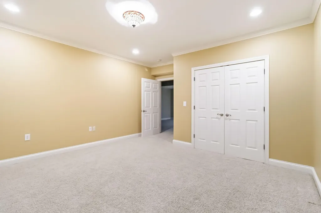 824 Livania Lane Lexington KY 40509