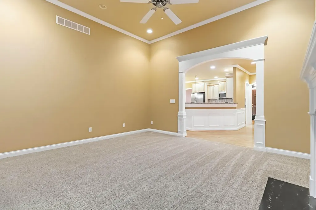 824 Livania Lane Lexington KY 40509