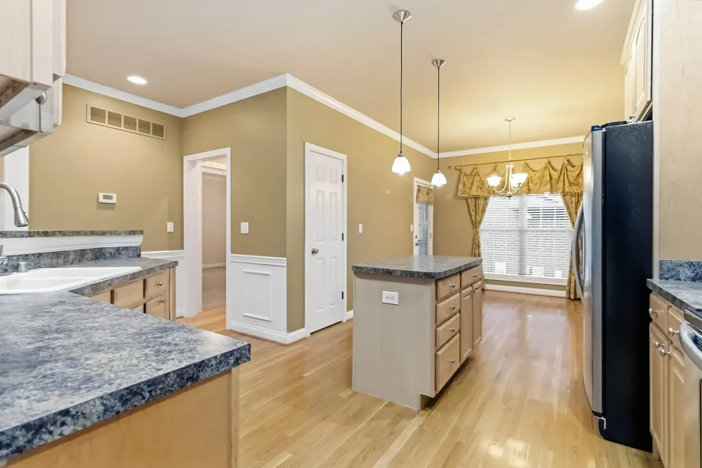 824 Livania Lane Lexington KY 40509