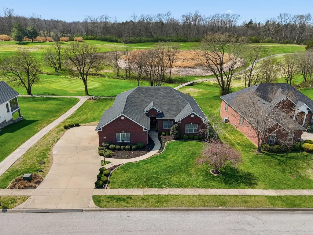 1056 Scenic Garden Lawrenceburg KY 40342