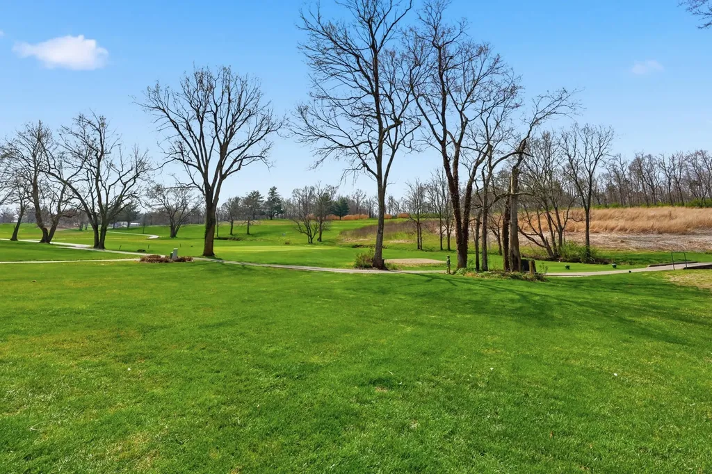 1056 Scenic Garden Lawrenceburg KY 40342
