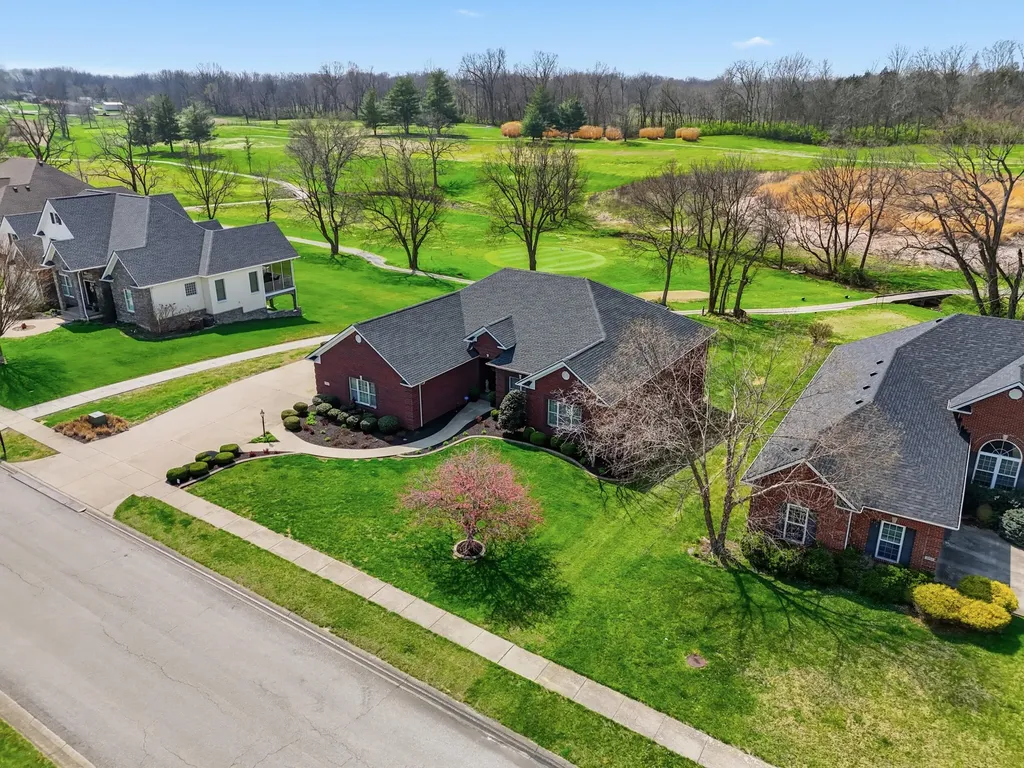 1056 Scenic Garden Lawrenceburg KY 40342