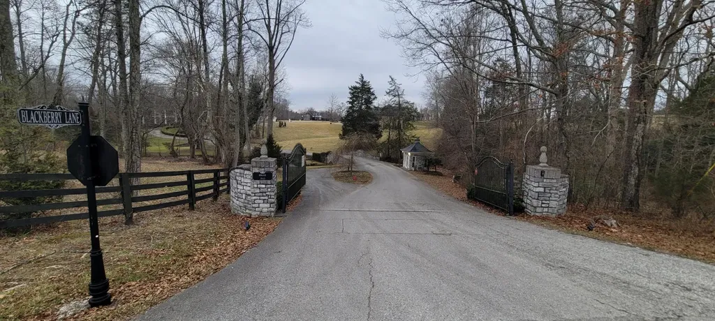 2 Blackberry Lane London KY 40741