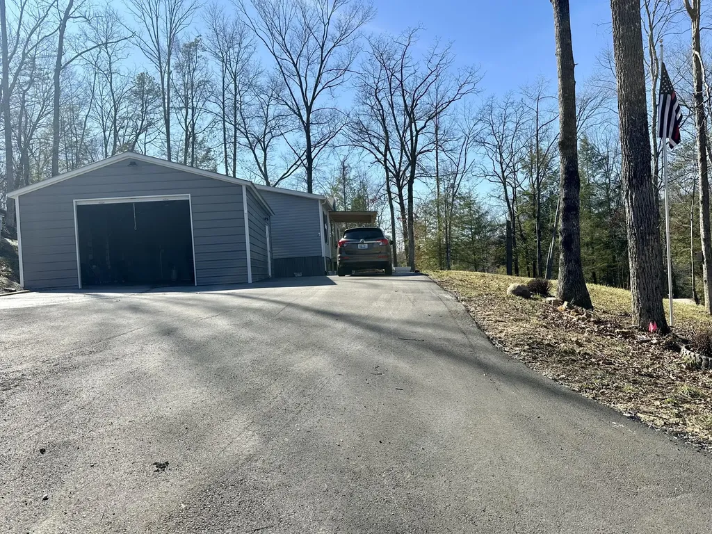 1192 Fount Hubbard Road London KY 40741