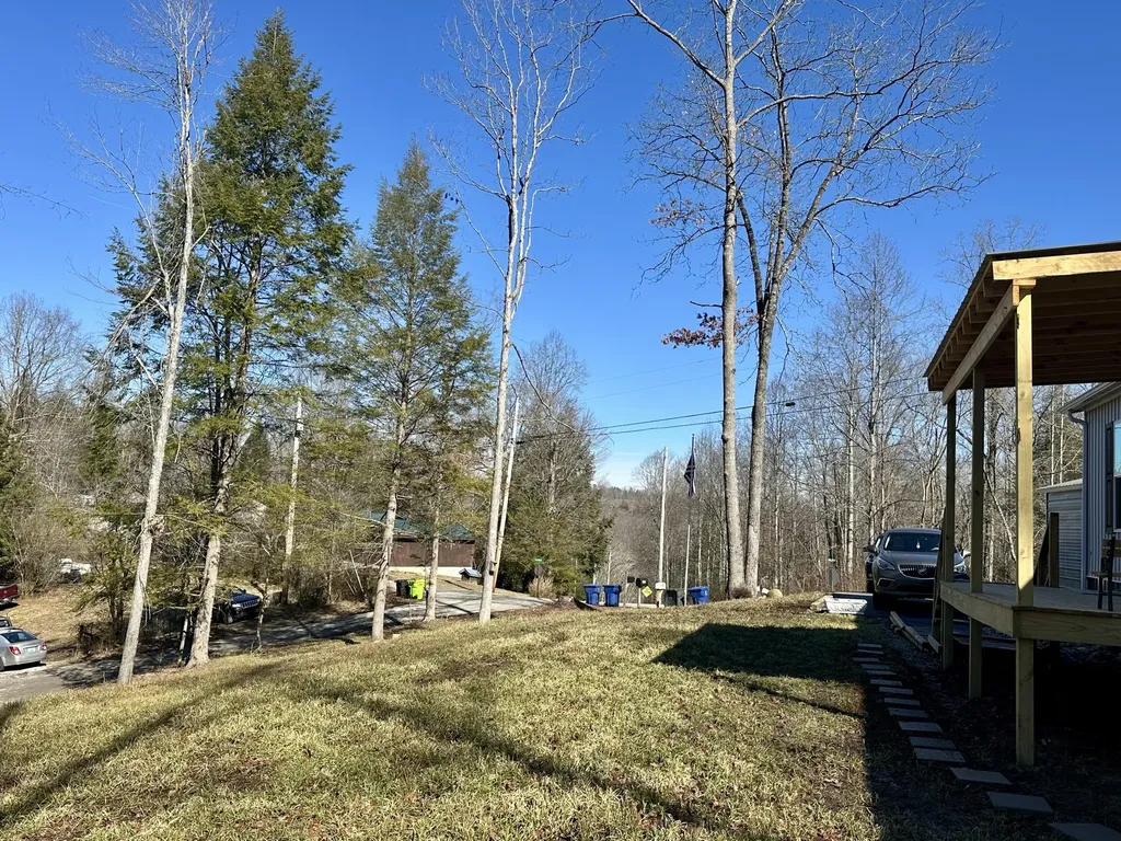 1192 Fount Hubbard Road London KY 40741