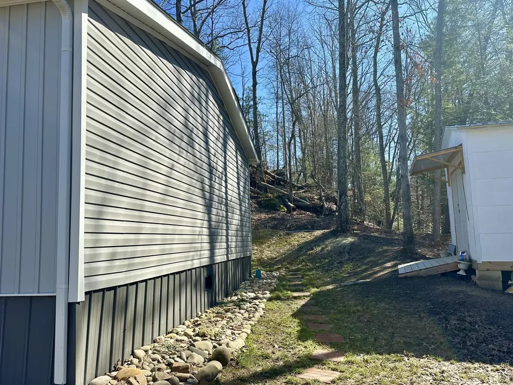 1192 Fount Hubbard Road London KY 40741